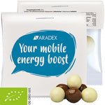Bedrukte biologische Crunch Choco's, ca. 20g, in maxi-zakje met topkaart en eigen logo — promotioneel snoepje
