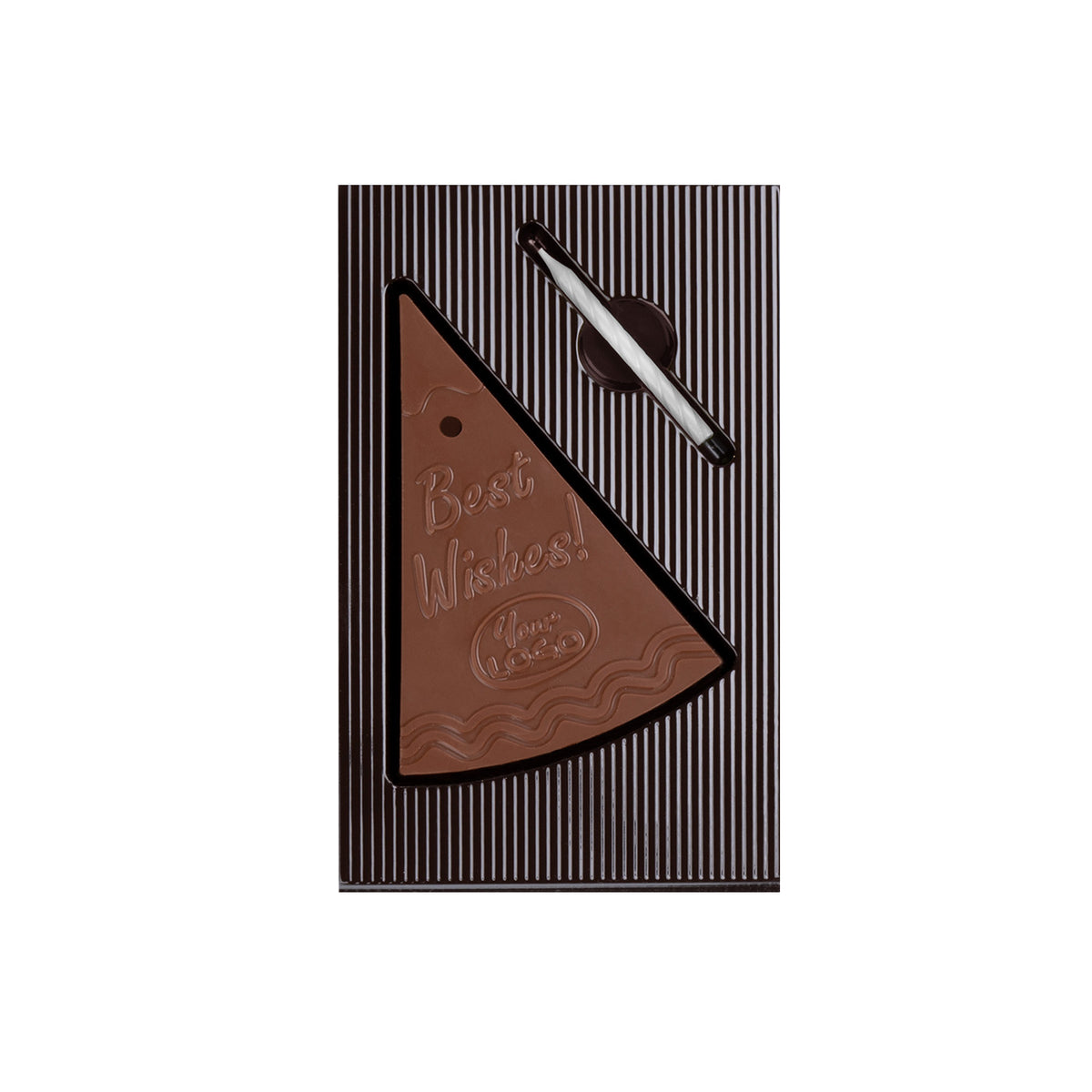 Chocolade taartpunt in een donkere doos met streeppatroon