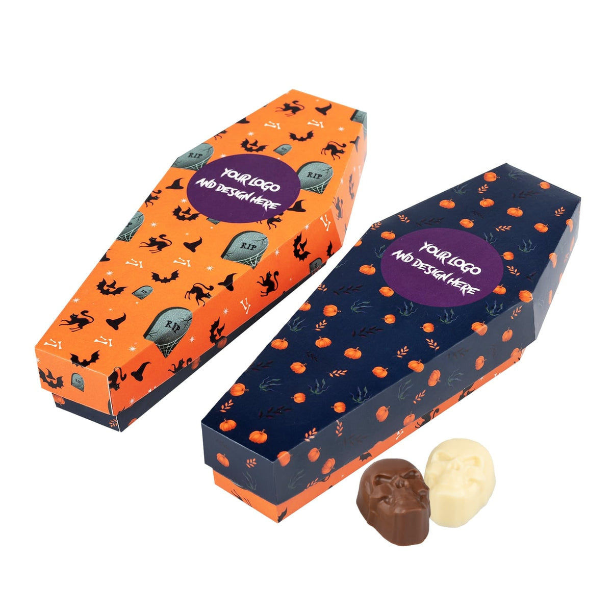 Twee bedrukte doodskistdozen in oranje en donkerblauw met twee losse schedelpralines