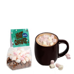 Transparant blokzakje met chocolade druppels en mini marshmallows en een bedrukt kopkaartje