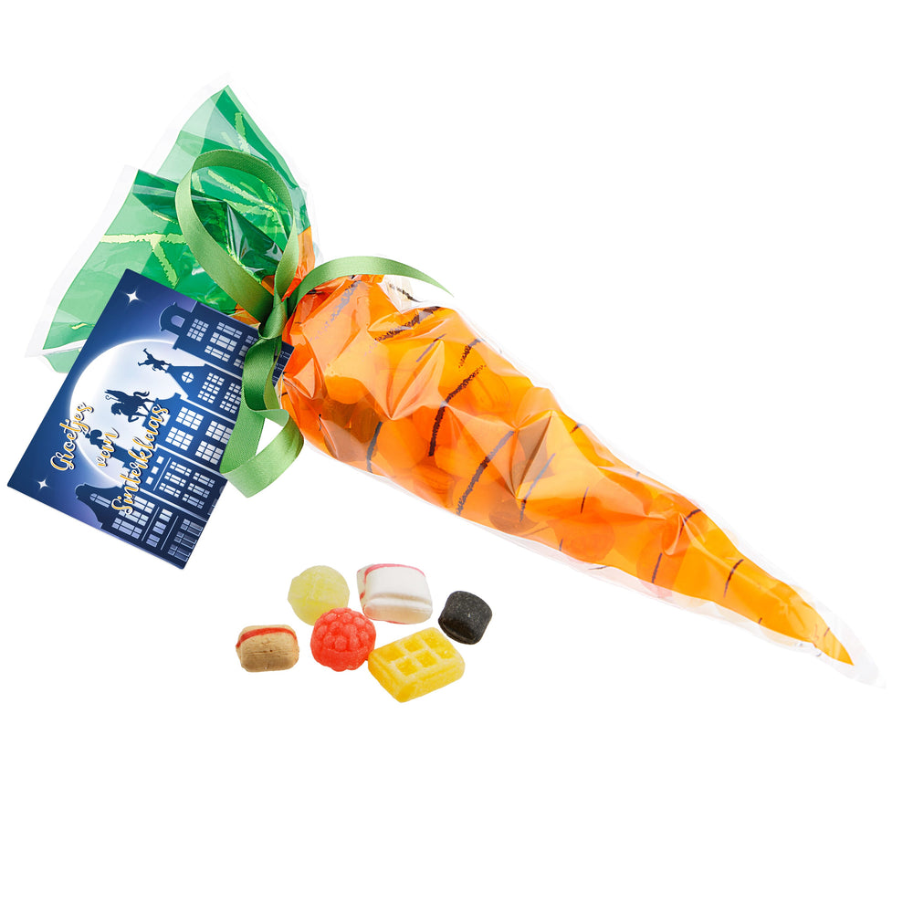Wortel puntzak gevuld met snoep, met groen lintje en full colour bedrukt kaartje