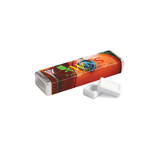 Vierkant rolletje pepermunt in zilverfolie met full colour bedrukte papieren wikkel: Pakjesmints suikervrij