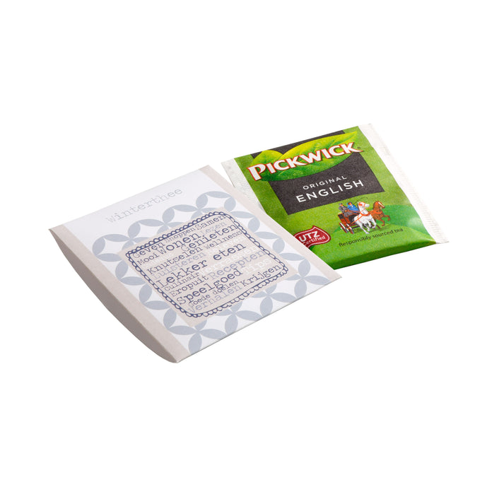 Full colour bedrukt envelopje met een sachet Pickwick English Tea