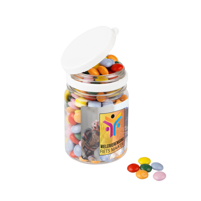 Transparant kunststof potje met wit deksel, gevuld met snoep en voorzien van een full colour sticker: Mini choco