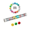 Transparante koker met full colour sticker, gevuld met bedrukte M&M's in drie kleuren