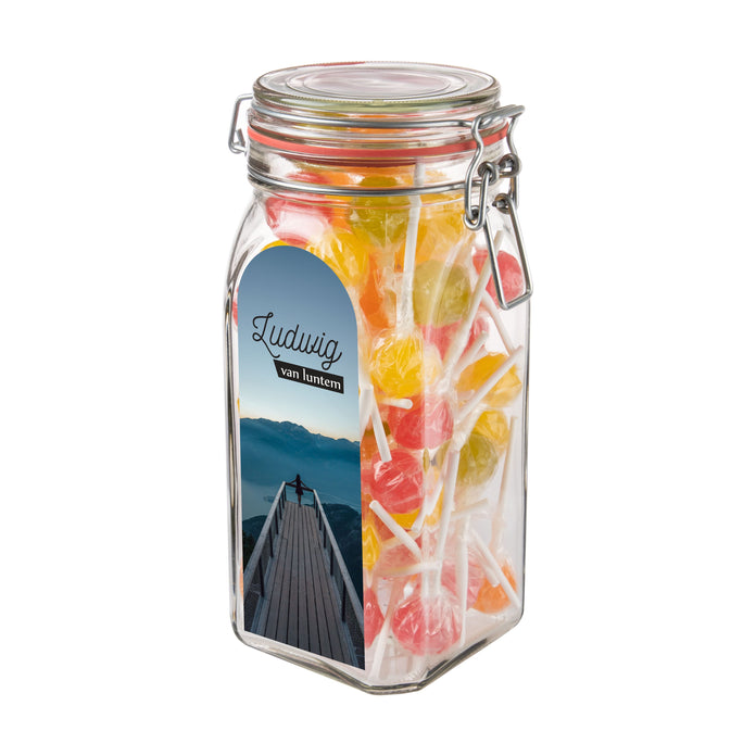 Grote glazen weckpot van 1,5 liter gevuld met snoep en sticker met logo op de voorzijde: Lolly mix