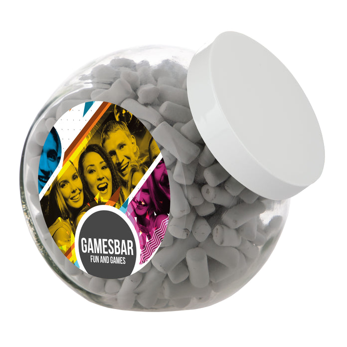 Grote glazen snoeppot van 2 liter met wit deksel, gevuld met snoep en met een ronde sticker met logo: Schoolkrijt / Wit