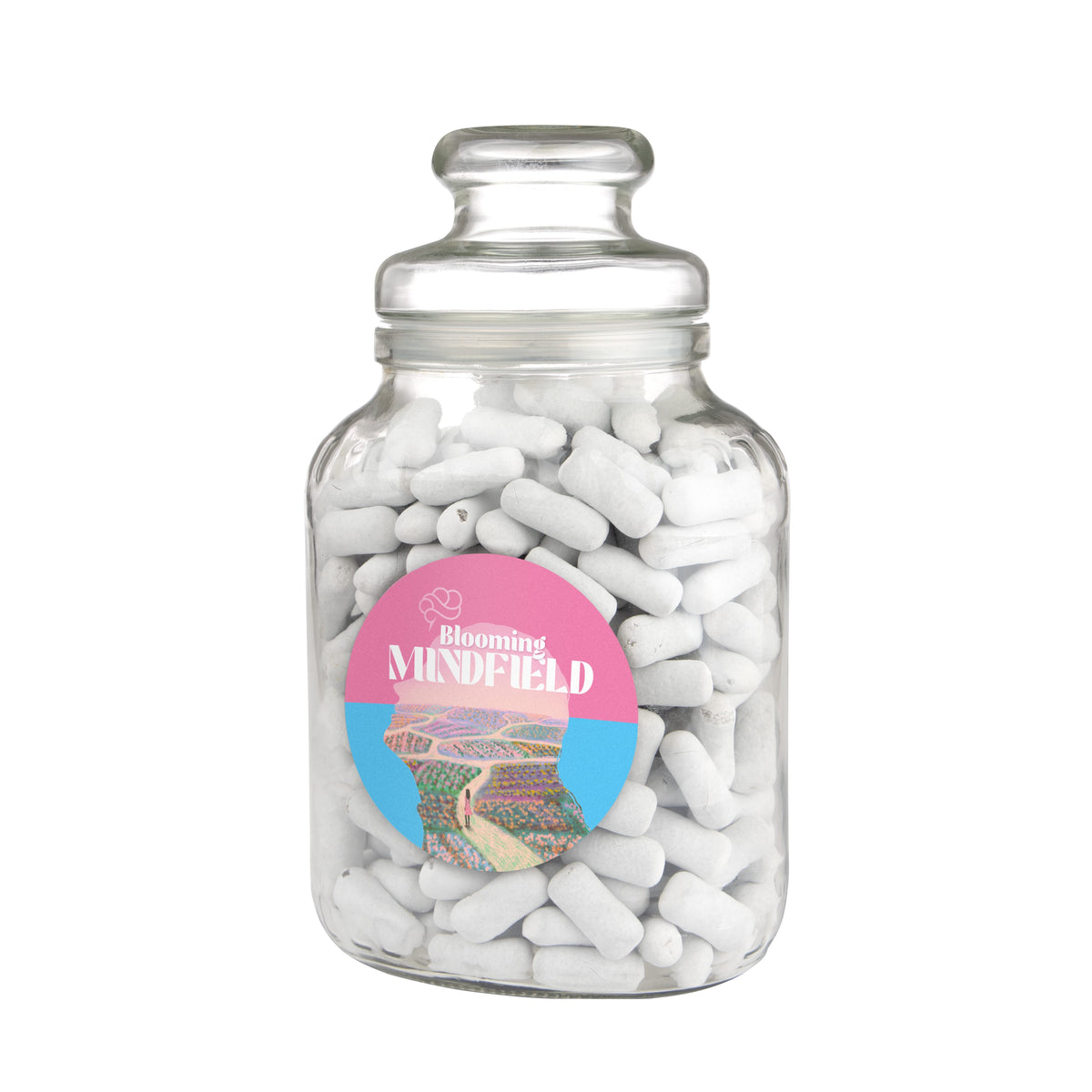 Hoge nostalgische glazen snoeppot gevuld met snoep, met een ronde sticker met logo op de voorzijde: Schoolkrijt