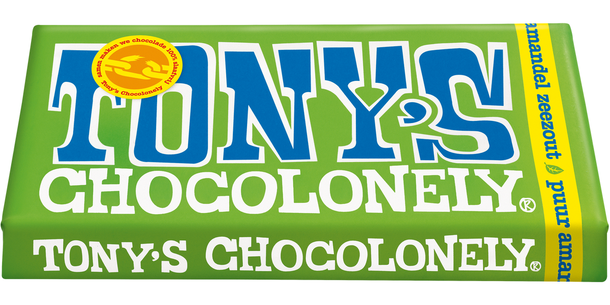 Tony's Chocolonely reep puur amandel zeezout, schuin van voren