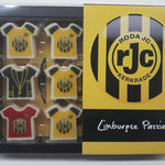 Doosje met chocolade shirts in geel-zwart clubtenue en een bedrukte huls