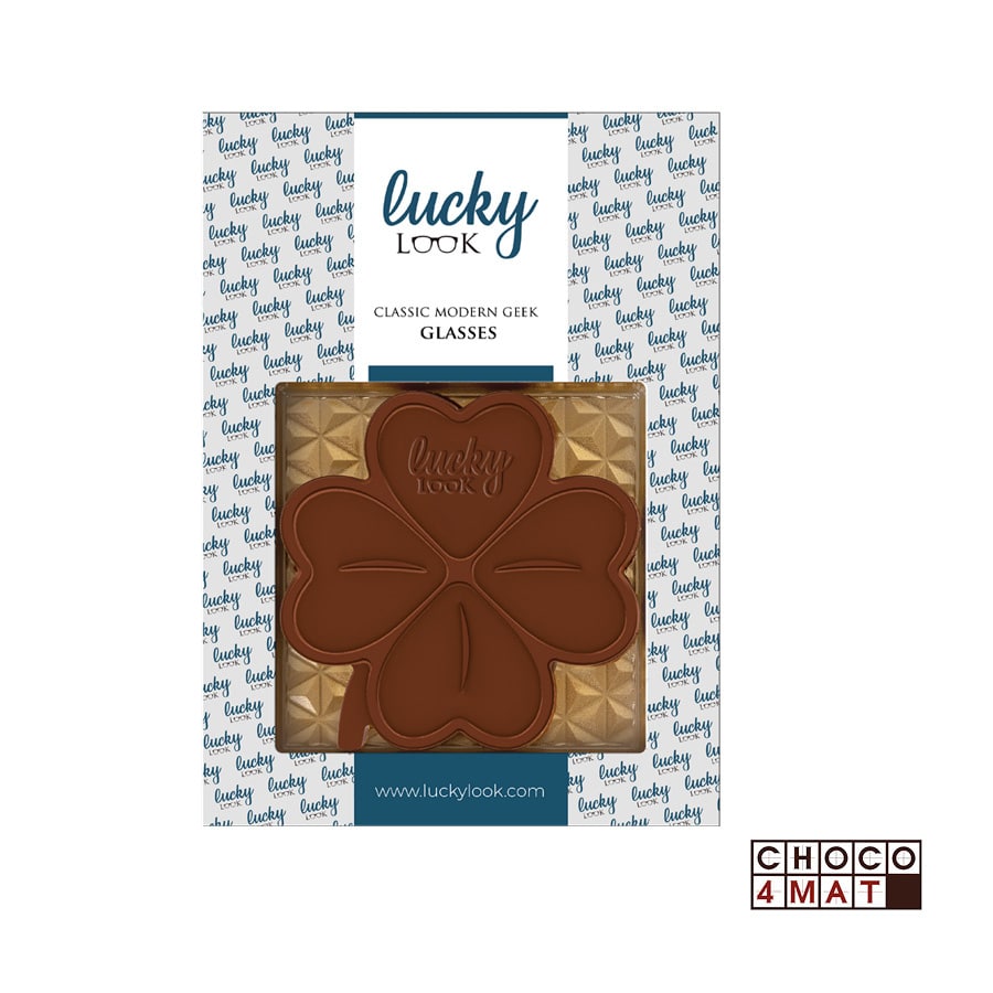 Chocolade klavertje vier met logo in een doos met het woord lucky
