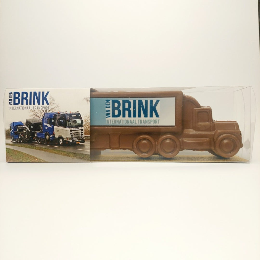 Chocolade vrachtwagen met een bedrukte huls om de verpakking