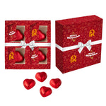 Full colour bedrukt verrassingsdoosje met vier vakken en chocolade hartjes in rode folie