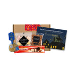 Bruin Sinterklaas brievenbusdoosje met kruidnoten, schuimpjes, chocolademunten, marsepeinreep en bedrukte A5-kaart