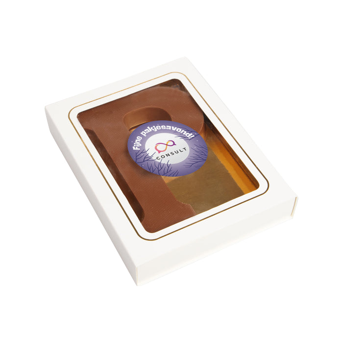 Chocoladeletter melk 200 gram in wit doosje met eigen sticker