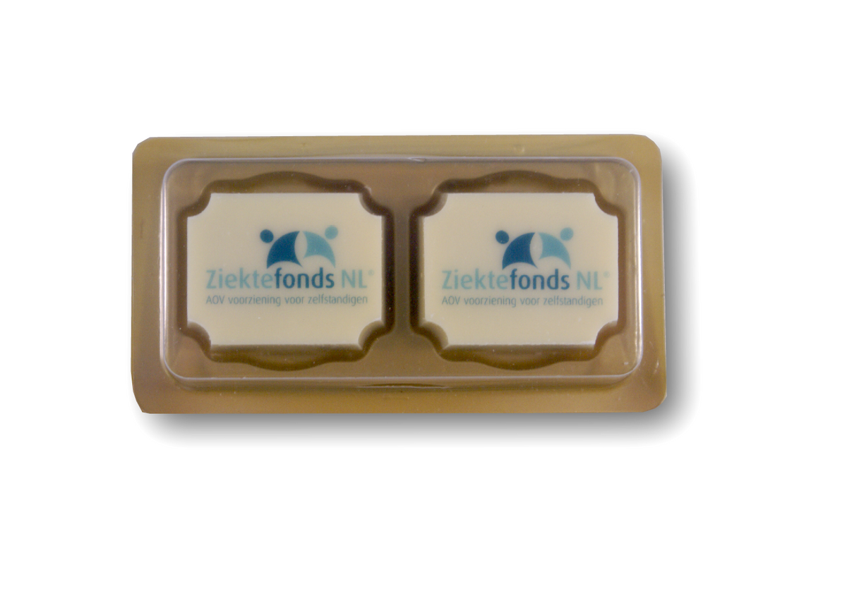 Goudkleurig doosje met 2 logobonbons