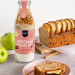 Glazen fles gevuld met bakmix en een full colour bedrukt etiket met logo