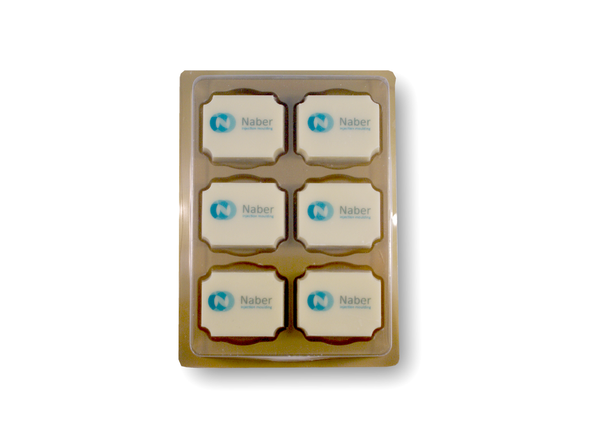 Goudkleurig doosje met 6 logobonbons