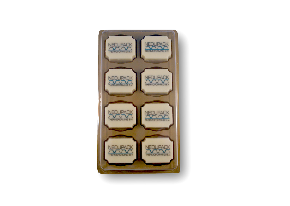 Goudkleurig doosje met 8 logobonbons