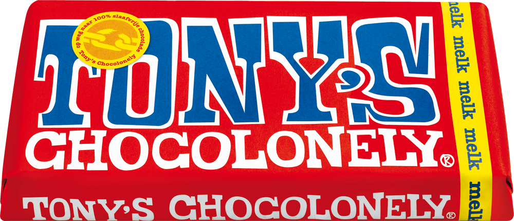 Tony's Chocolonely reep melk, schuin van voren