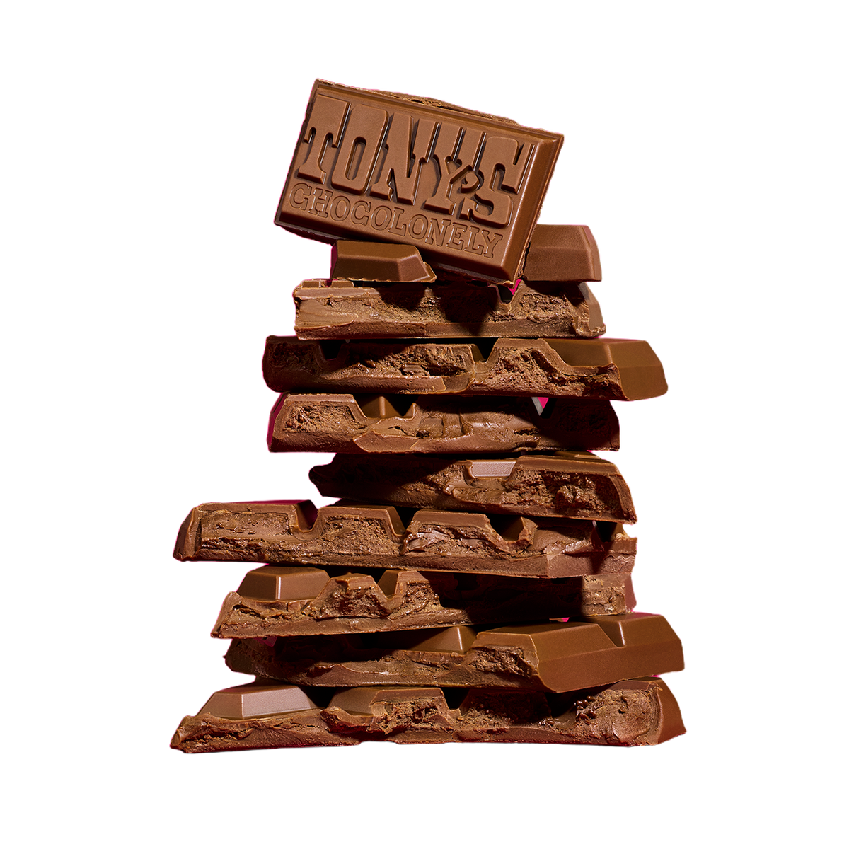 Gebroken stukken Tony's Chocolonely Filled zachte truffel op een stapel
