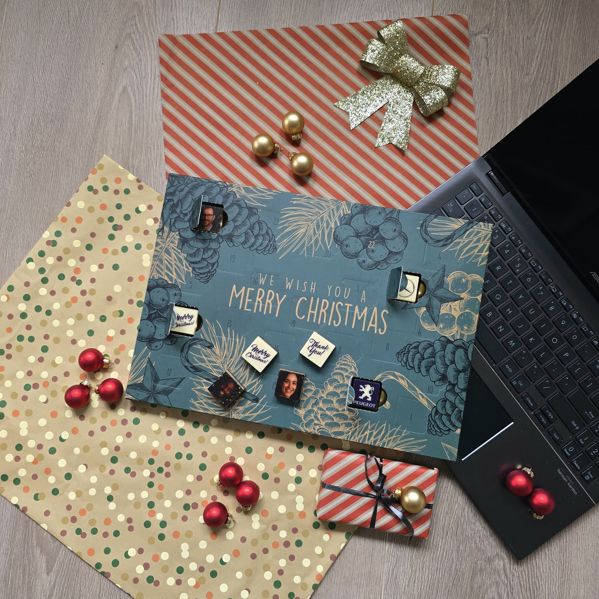 Adventskalender met chocolade, uitvoering alle 24 blokjes in eigen ontwerp