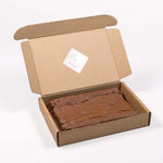 Brievenbus Brownie ½ – brievenbusgeschenk in open brievenbusdoos, halve pure chocolade brownie met roomboter