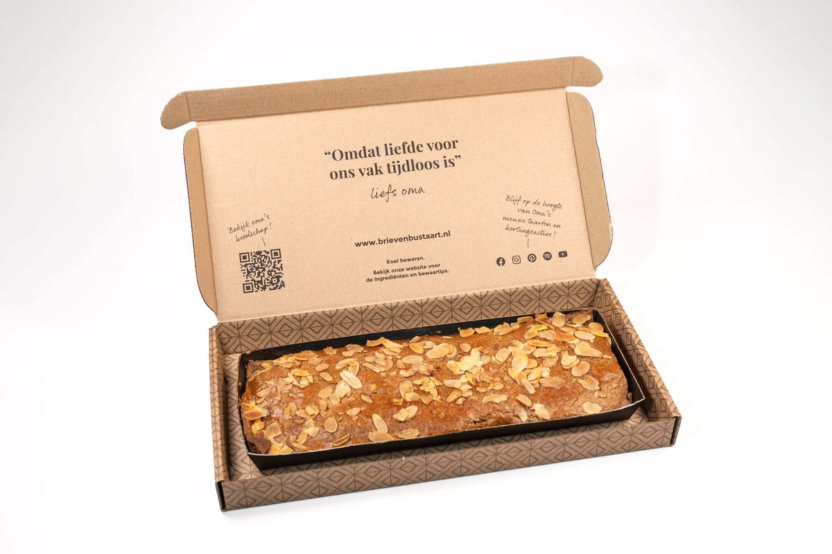 Brievenbus Gevulde Speculaas – brievenbusgeschenk in open verzenddoos, klassieke Nederlandse traktatie met amandelspijs