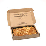 Alt Tag: Brievenbus Gevulde speculaas ½ – brievenbusgeschenk in luxe brievenbusdoos, klassiek speculaas met amandelspijs