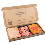 Brievenbus Hartjespakket – brievenbusgeschenk met bonbon hartjes, boterkoek en aardbeien biscuits in luxe cadeauverpakking