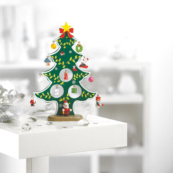 Houten kerstboom met decoratie Woodtree, sfeerfoto
