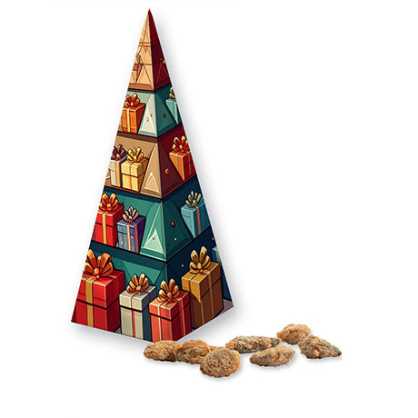 Gebrande amandelen naast een bedrukte cadeaupiramide met kerstcadeaus