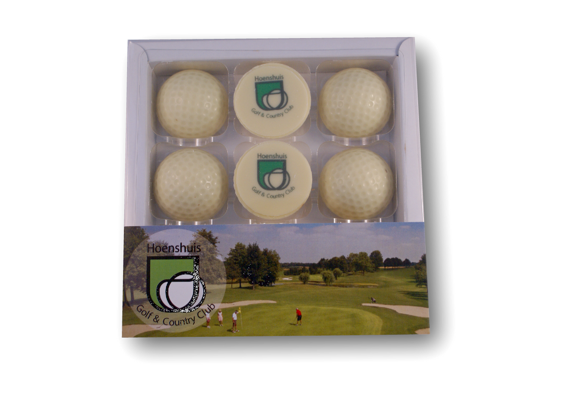 Doosje met halve golfballen van witte chocolade, logoschildjes en een smalle bedrukte huls