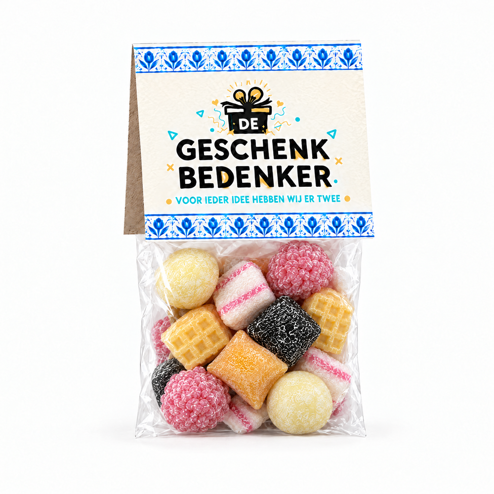Zakje Oud Hollandse snoepmix van 100 gram met citroenballetjes, frambozen en wafeltjes, met bedrukt topkaartje