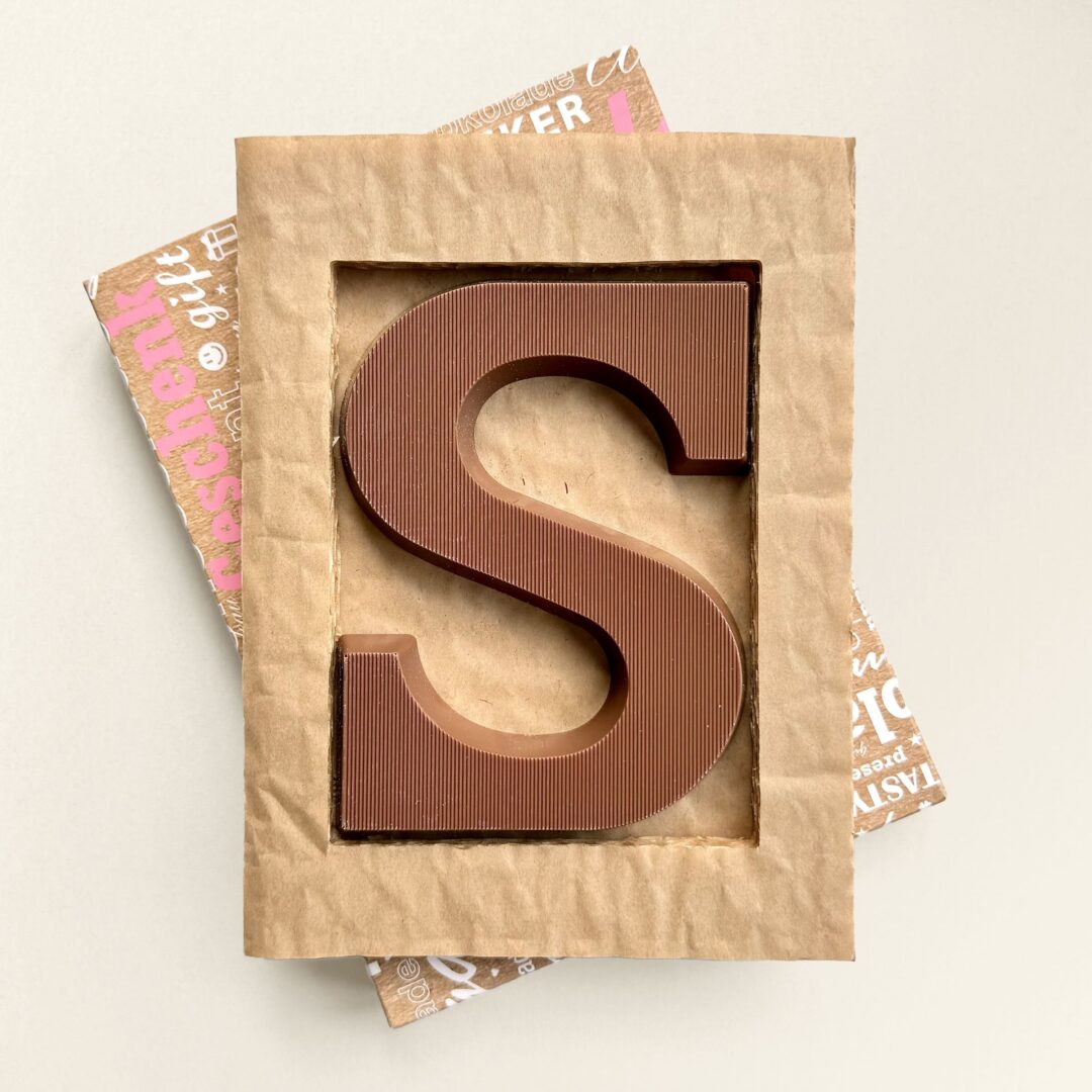 Chocoladeletter S in plasticvrije verpakking (135 gram)