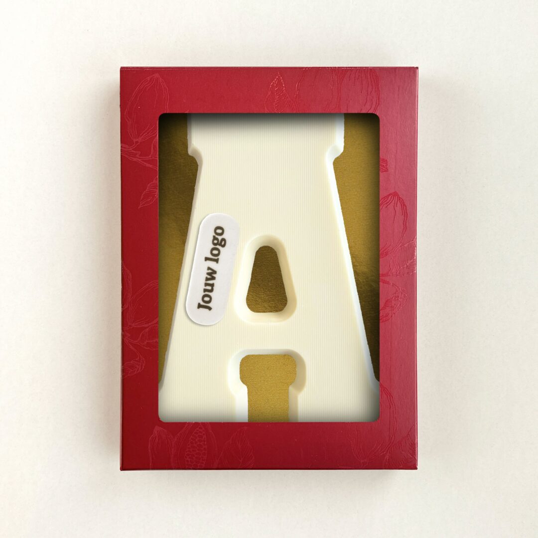 Chocoladeletter met logo B van witte chocolade