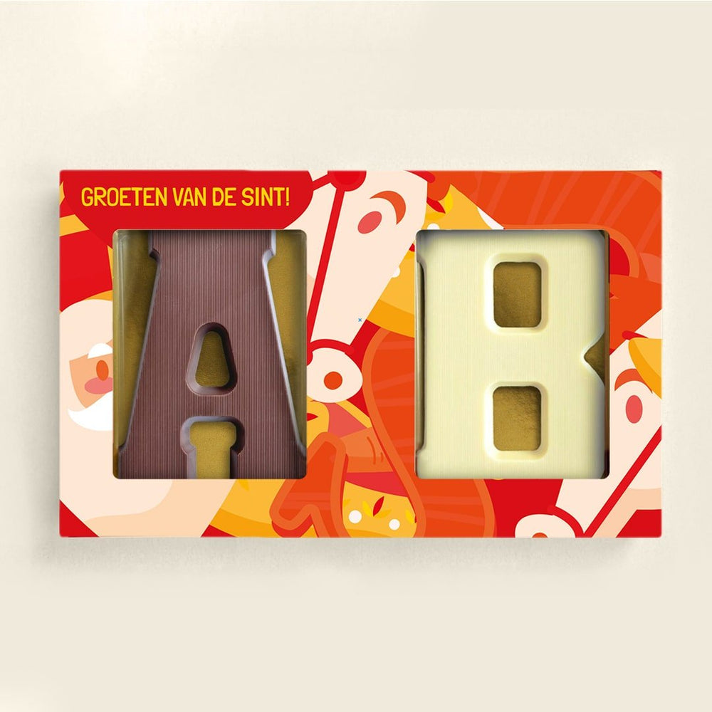 Twee chocoladeletters van 200 gram in een Sinterklaassleeve