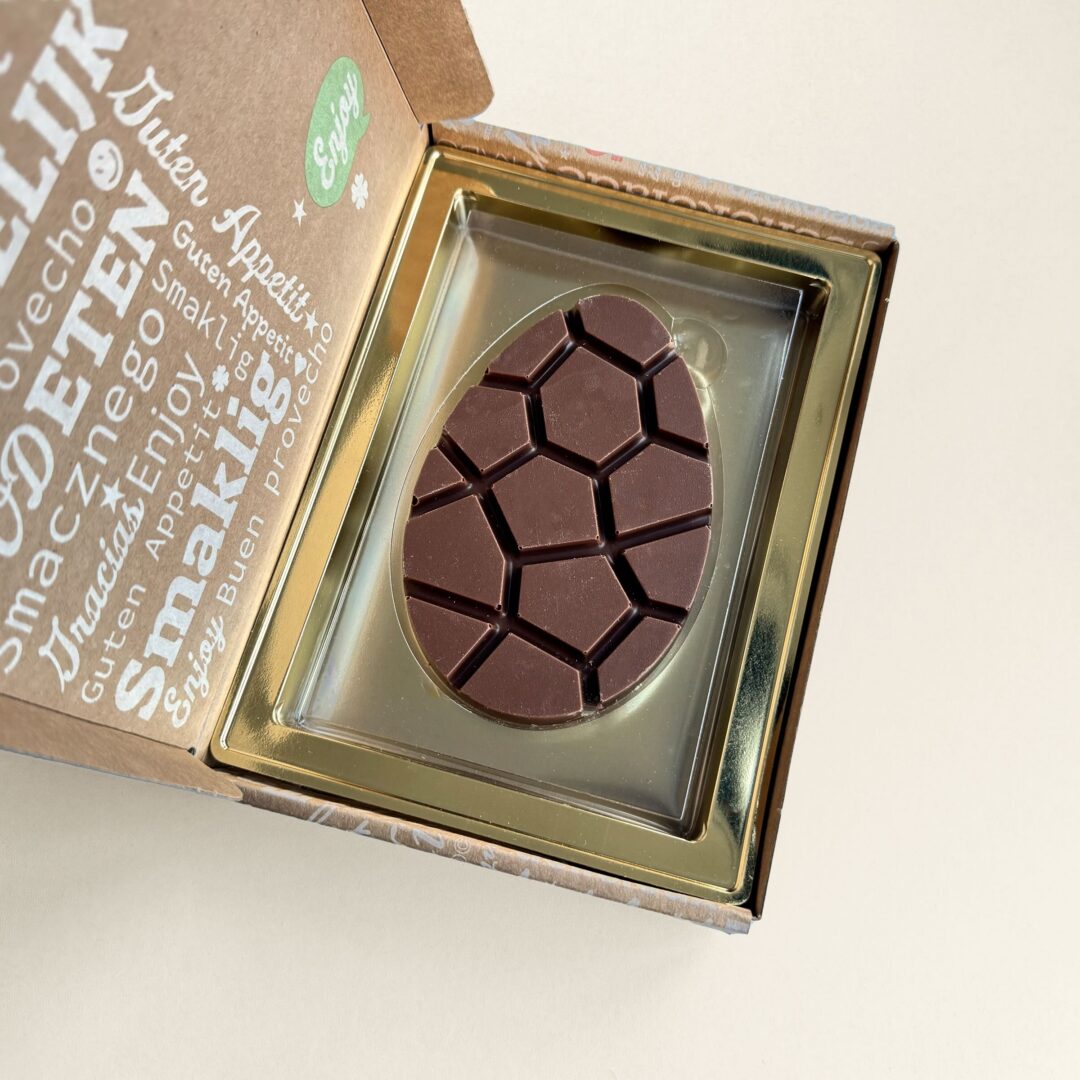 Chocolade paasei met logo, uitvoering melk, verzenddoos