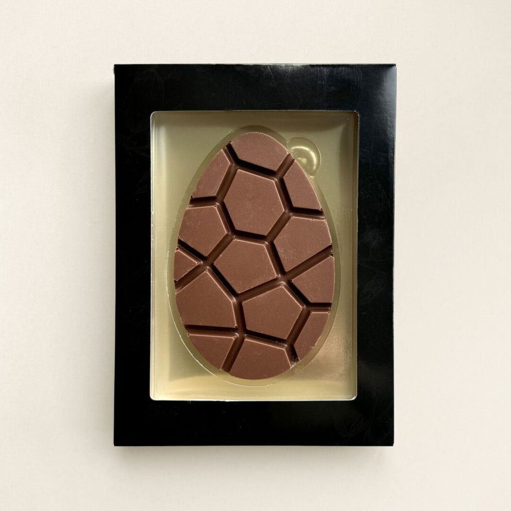 Chocolade paasei met logo, uitvoering melk, geschenkdoos