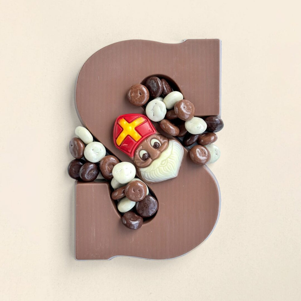 Chocoladeletter S met gechocolateerde kruidnoten (250 gram), ander aanzicht