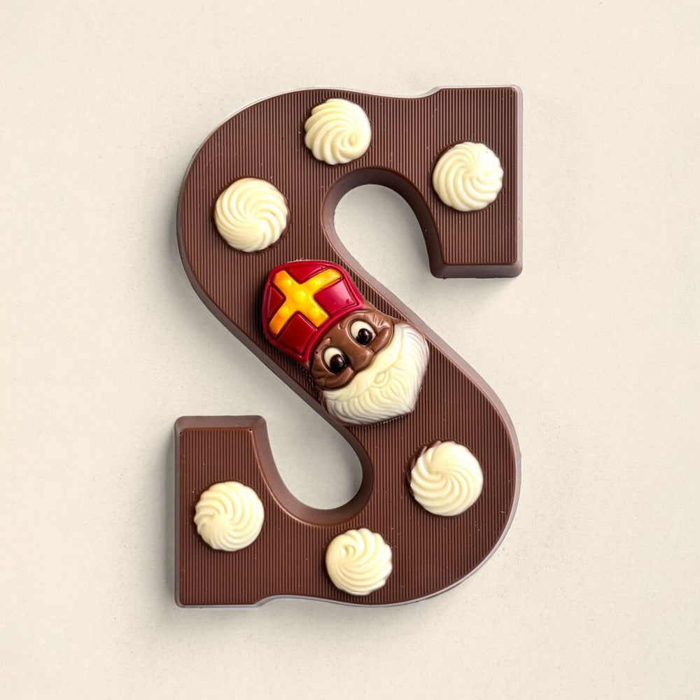 Chocoladeletter S met toefjes, uitvoering zonder logo, ander aanzicht