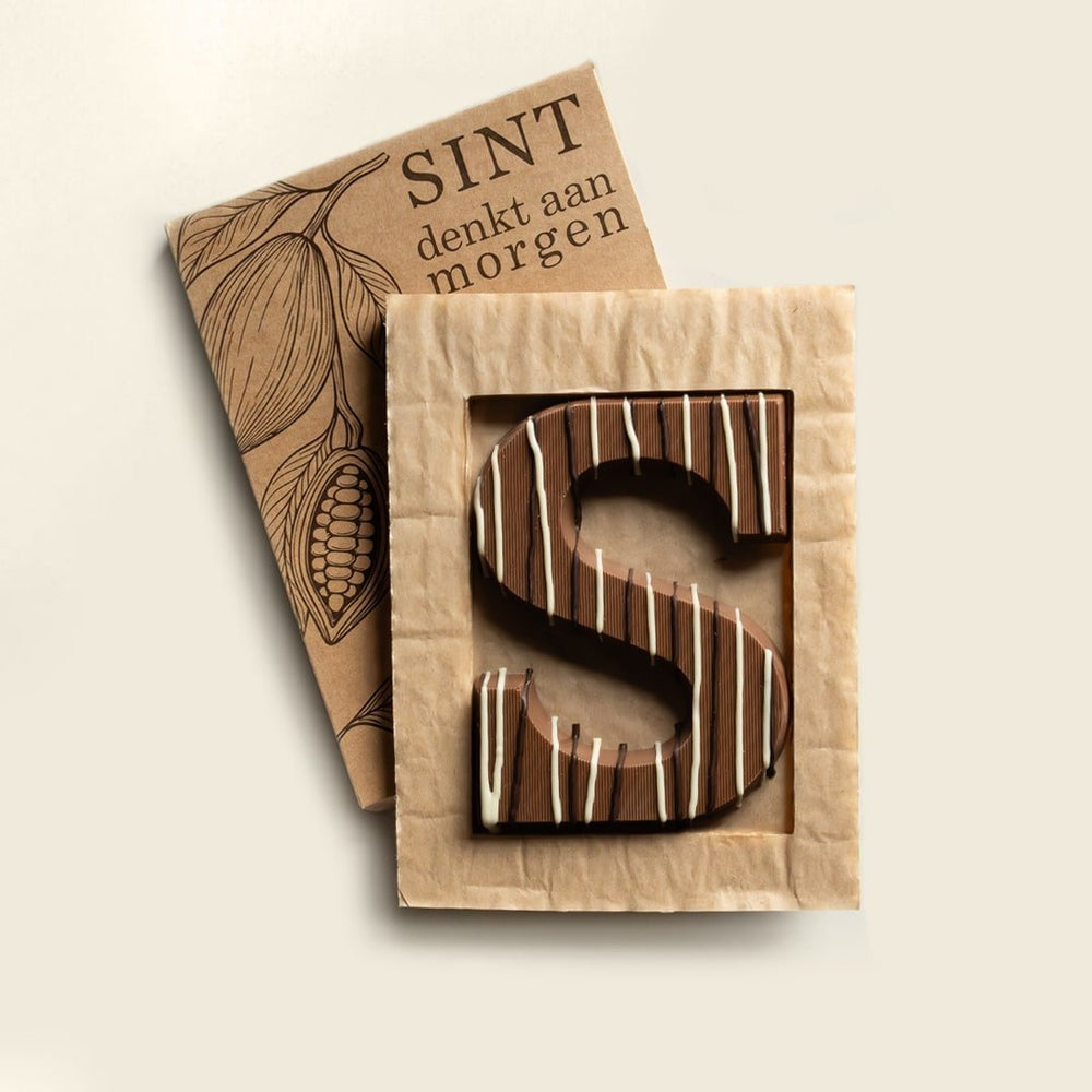 Luxe chocoladeletter S, uitvoering marmerpatroon, melk