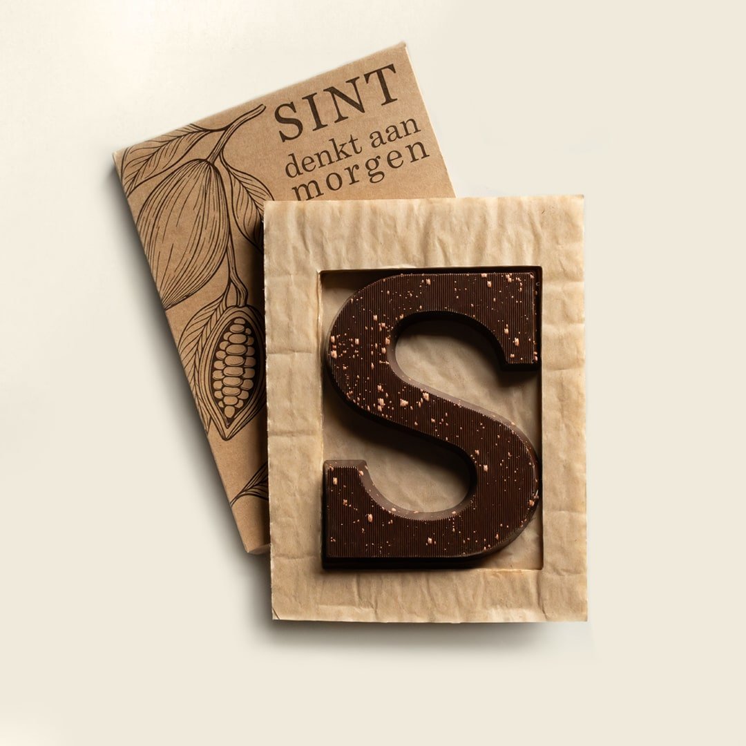 Luxe chocoladeletter S, uitvoering bronzen spetters, puur