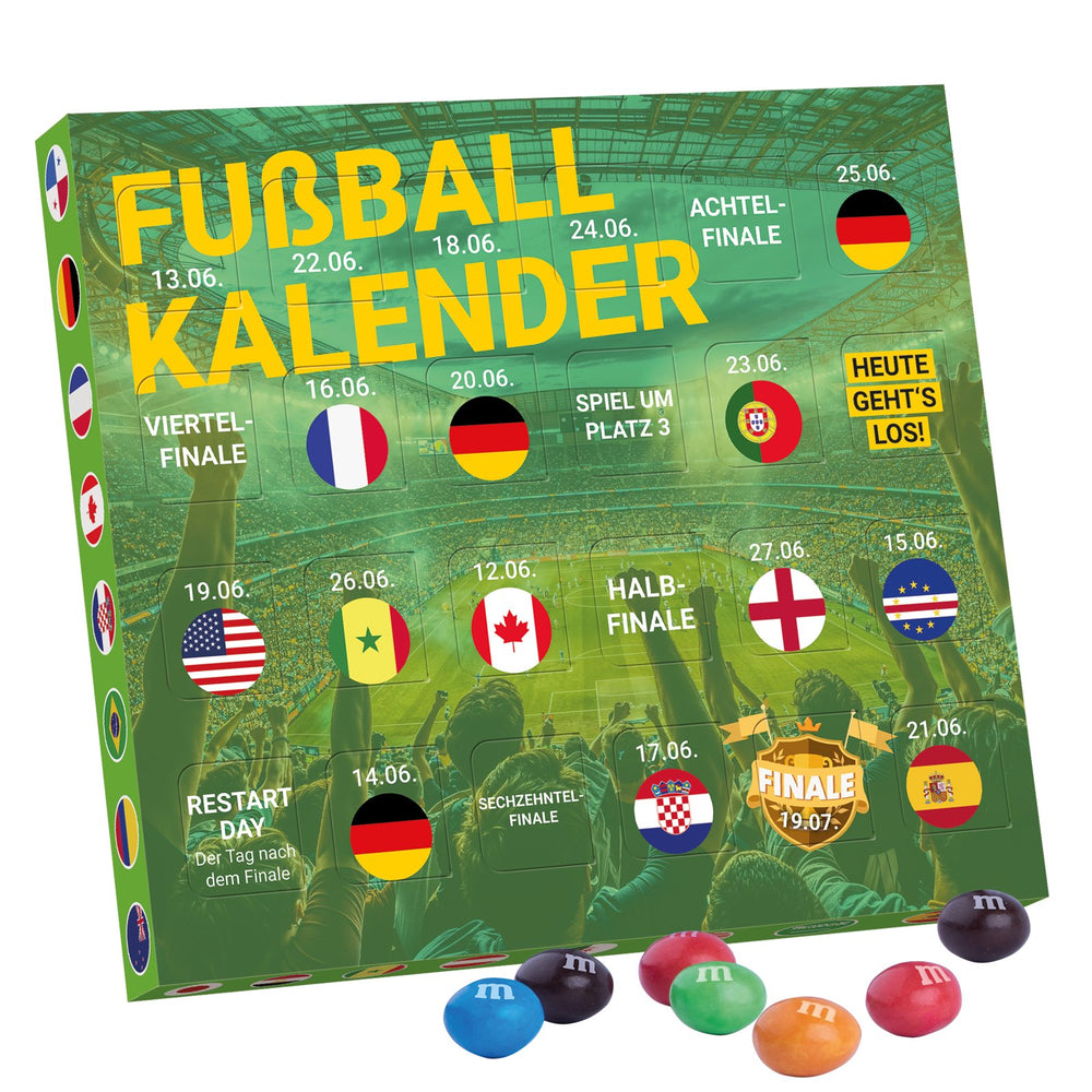 Kleine bureaukalender van wit karton met 24 M&M's Crispy en eigen ontwerp op de hoes
