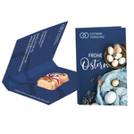 Uitklapbare witte paaskaart met Riegelein chocoladehaasje in eigen ontwerp