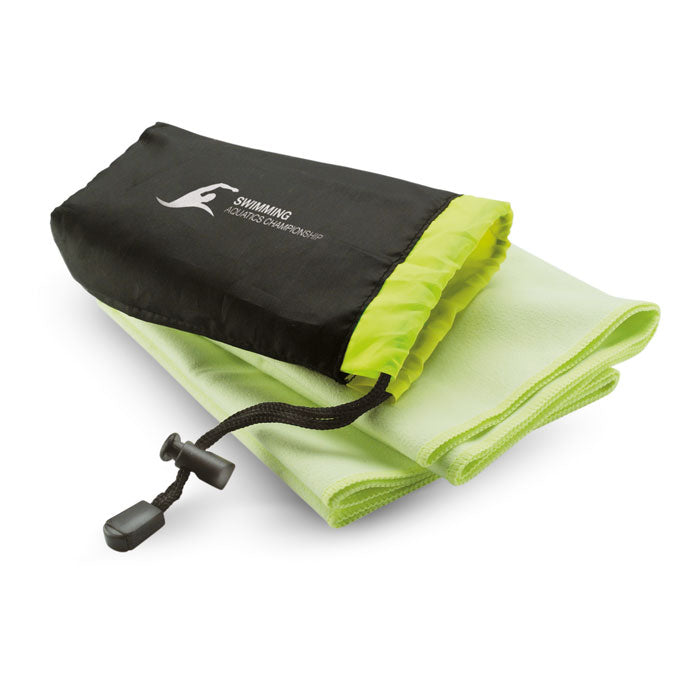 Sporthanddoek in nylon zak Drye met een bedrukking als voorbeeld
