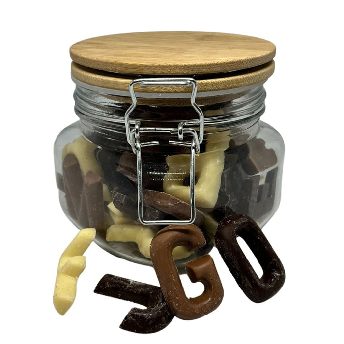 Kleine chocoladeletters in weckpot 500 ml met bamboe deksel