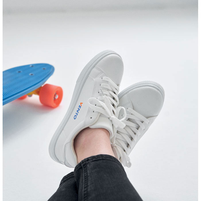 Sneakers in PU maat 47 Blancos met een bedrukking als voorbeeld