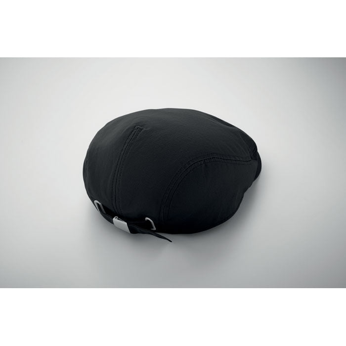 Newsboy platte pet 235 g/m² Flat Peak, sfeerfoto
