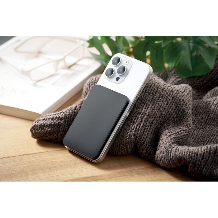 Magnetische powerbank 20W Slimvolt, sfeerfoto